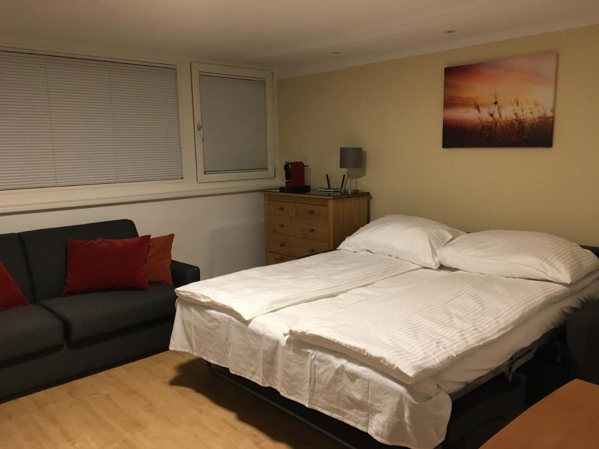 维也纳Cosy Flat In The Quiet Area With Own Garden, Free Parking And Direct Public Transport Link To The Centre公寓 外观 照片
